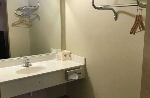 Piedmont Hotel | City Heart Inn & Suites