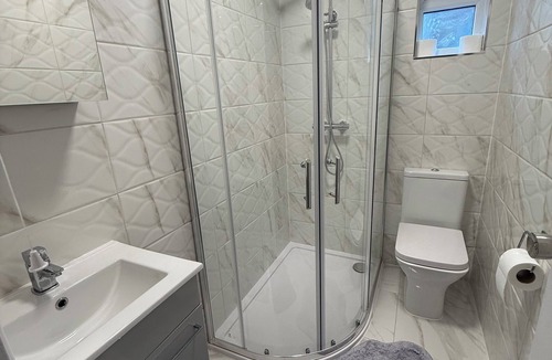 Enfield Highway Apartment | City Hideaway