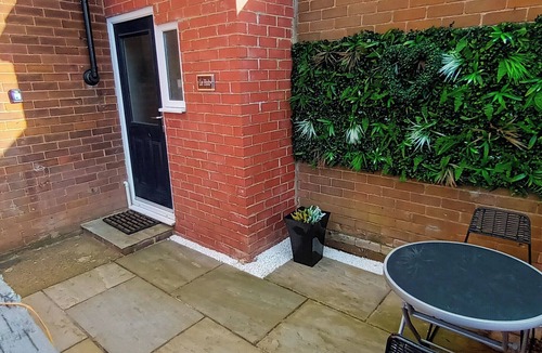 Roundhay Apartment | City Hideaway in Leeds