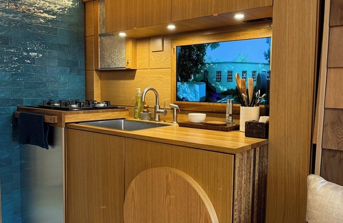 Lancaster House | "City Hideaway: Off-Grid Luxe"