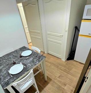 Lens Apartment | City home de lens