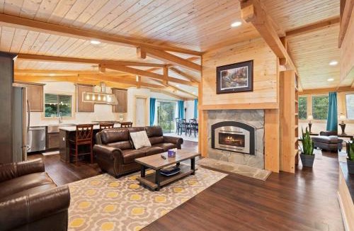 Spokane House | City House Large Backyard BBQ Laundry