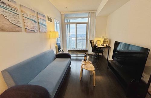 Bathurst Quay Condo | City & Lake View at level 48+1 Underground Park.