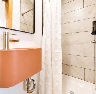 Chester House | City Lights Boutique Stay Philadelphia GSS H1