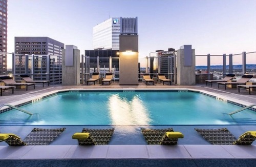 Downtown Denver Apartment | City lights City views