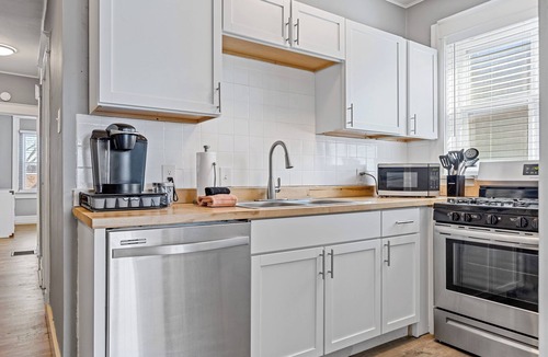 Northampton Apartment | City Livin' 2 Bedroom w/Balcony