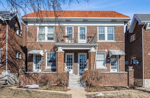 Northampton Apartment | City Livin' 2 Bedroom w/Balcony