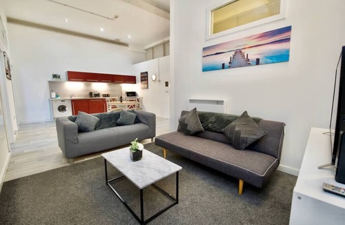 Coventry Apartment | City Loft Apartment.