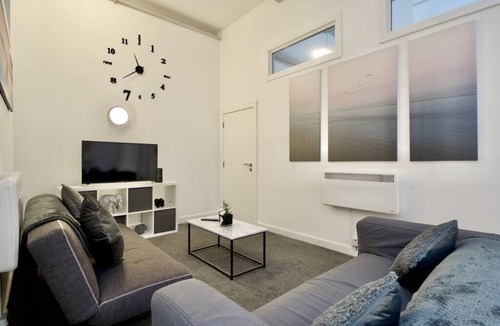 Coventry Apartment | City Loft Apartment.