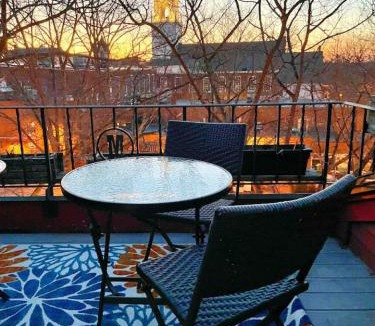 Newburyport Apartment | City Loft Group Getaway King Downtown Location