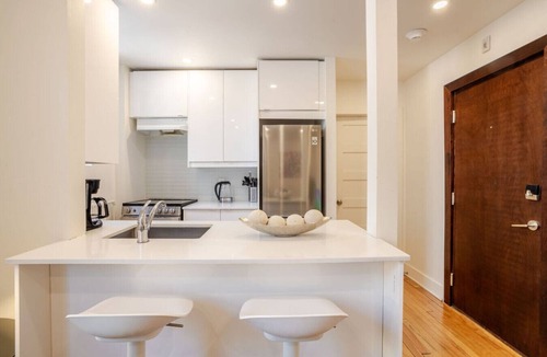 Quartier des Spectacles Apartment | City Luxe Retreat | Stylish 1-Bedroom Downtown