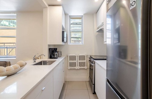 Quartier des Spectacles Apartment | City Luxe Retreat | Stylish 1-Bedroom Downtown