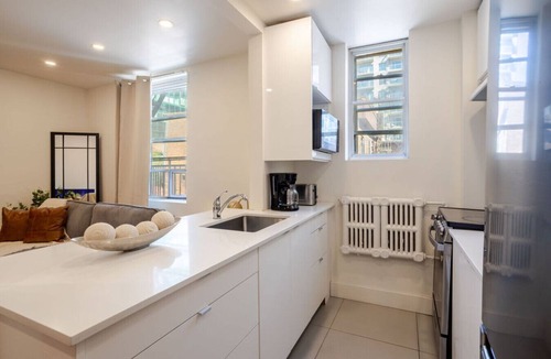 Quartier des Spectacles Apartment | City Luxe Retreat | Stylish 1-Bedroom Downtown