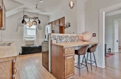 Downtown Minneapolis House | City Oasis Awaits Cozy DT Home With Hot Tub Vikings