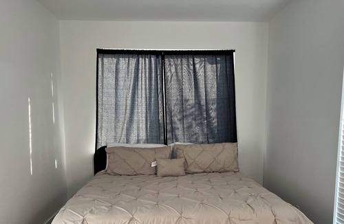 South Dallas - Fair Park House | City Oasis: Modern 2-Story Haven near Downtown Dallas