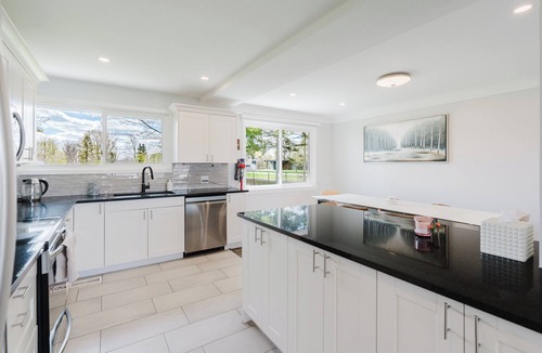 Ottawa Division House | City Oasis with Hot Tub & Sunroom in Ottawa