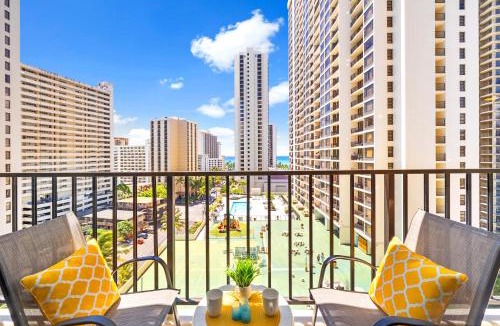 Waikiki Apartment | City & Ocean View Near Waikiki Beach with Parking