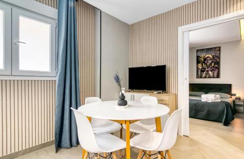 Torrefiel Apartment | City Scape Suites