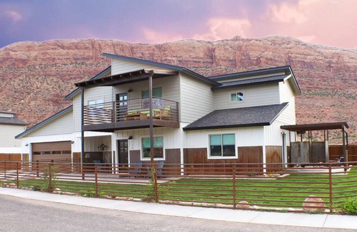 Moab South Valley House | City Slicker Oasis MOAB