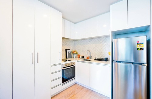 Newton House | City Studio with Pool