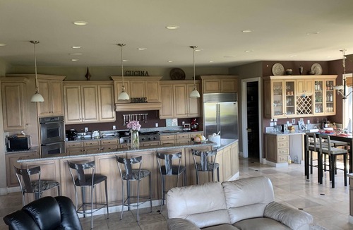 Selah House | City Suite at Chateau Valhalla