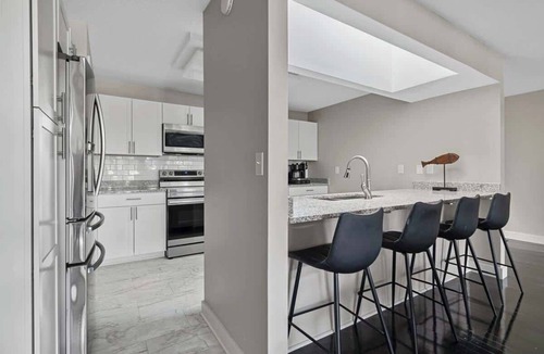 Saint Joseph Condo | City Surf Loft-Wlk to Silver Beach, Shops + Dining