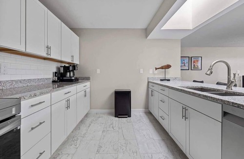 Saint Joseph Condo | City Surf Loft-Wlk to Silver Beach, Shops + Dining