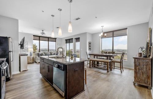 Rolling Mill Hill Apartment | City View 320