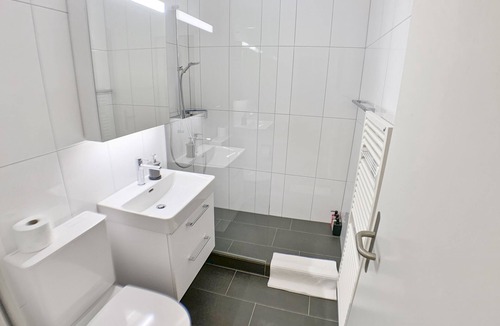 Zug Apartment | City View Business Apartment, Fiber, Netflix