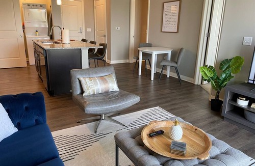 Downtown Columbus Apartment | City View Designer | Balcony | Elevator | Garage!