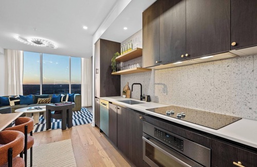 Rainey Street Historic District House | City View Exec Penthouse, Pool, 8 Beds, Bachelorette party, ACL, F-1, Walkable