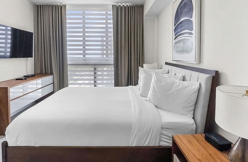 Doral Hotel | City View Grand Room Stay | Pool, Kitchen, Spa Access near Museums & Beach