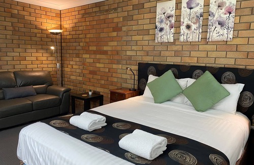 Warwick Hotel | City View Motel Warwick