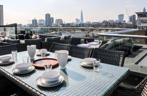 Stepney Green Apartment | City View Penthouse, E1