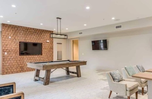 Memorial City Apartment | City-View Spacious full apartment|Pool & Gym| Memorial City