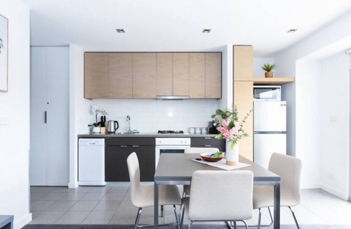 Saint Kilda South Apartment | City Views 202 in St Kilda ⭐