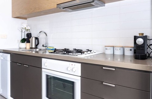 Saint Kilda South Apartment | City Views 202 in St Kilda ⭐