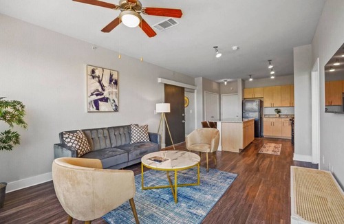 Downtown Fort Worth Condo | City views, walk Downtown!