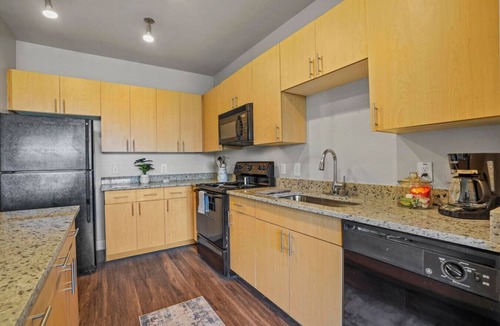 Downtown Fort Worth Condo | City views, walk Downtown!