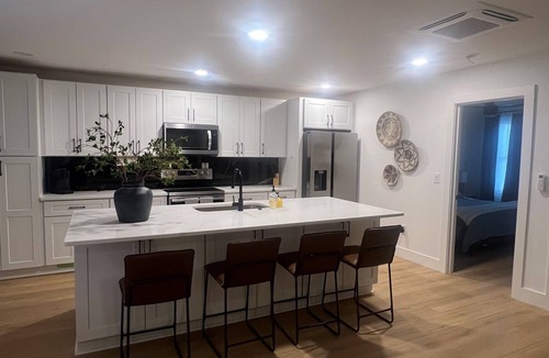 Enderly Park House | City Views - Weekend Escape - Near Uptown