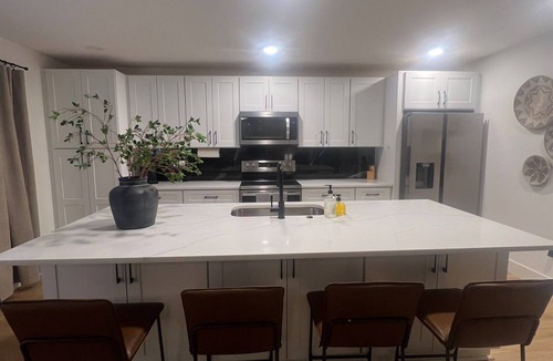 Enderly Park House | City Views - Weekend Escape - Near Uptown