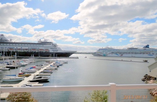 Queens Square Condo | CITY WATER FRONT CONDO & PURE SPA!