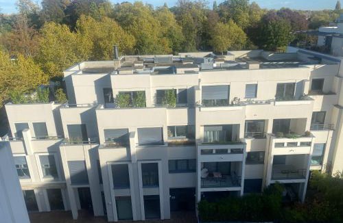 Orangerie Apartment | CityCosy Orangerie Strasbourg Superbe 2 pieces calme face au Parc l'Orangerie, parking souterrain privatif, Wi-Fi & Netflix inclus