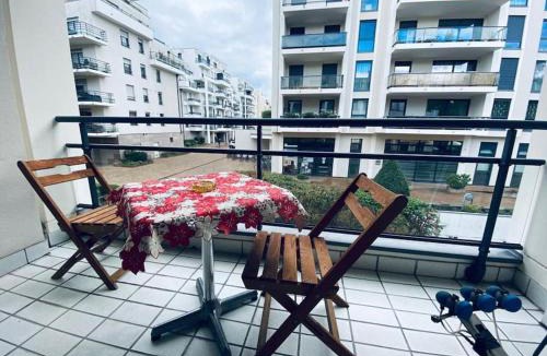 Orangerie Apartment | CityCosy Orangerie Strasbourg Superbe 2 pieces calme face au Parc l'Orangerie, parking souterrain privatif, Wi-Fi & Netflix inclus
