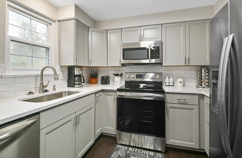 Countryside House | CityLimits: Charming Townhome 40 Min from DC