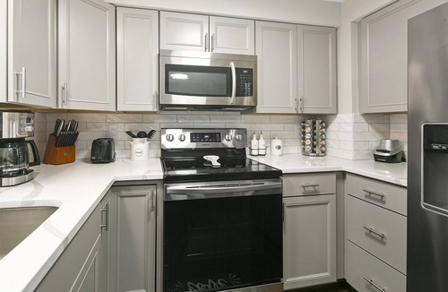 Countryside House | CityLimits: Charming Townhome 40 Min from DC