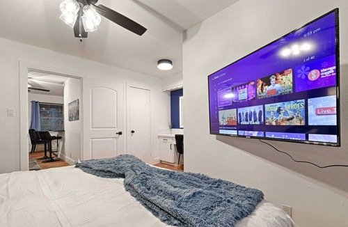 Bryan Place Apartment | CityPlace bnb- King Apt Prime Location w Dog Park