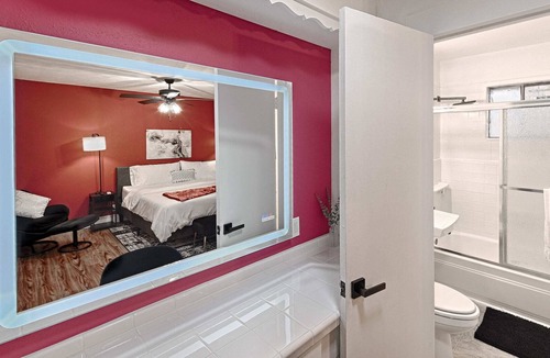 Bryan Place Apartment | CityPlace bnb- King Apt Prime Location w Dog Park