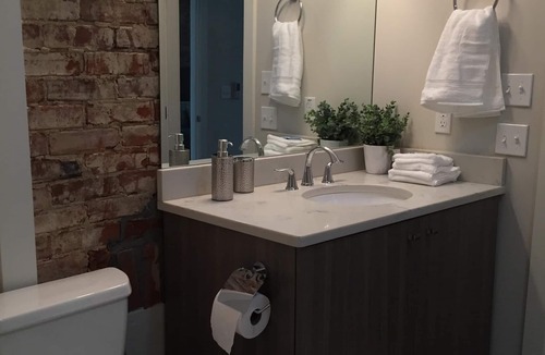 Downtown Chattanooga Apartment | Cityscape3-"Killer Location" Walk out the door and start exploring the city