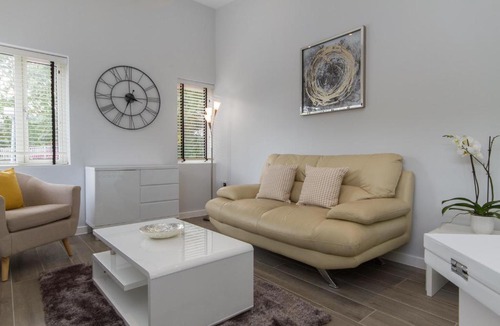 Mill Road Apartment | Citystay - Eagle Yard